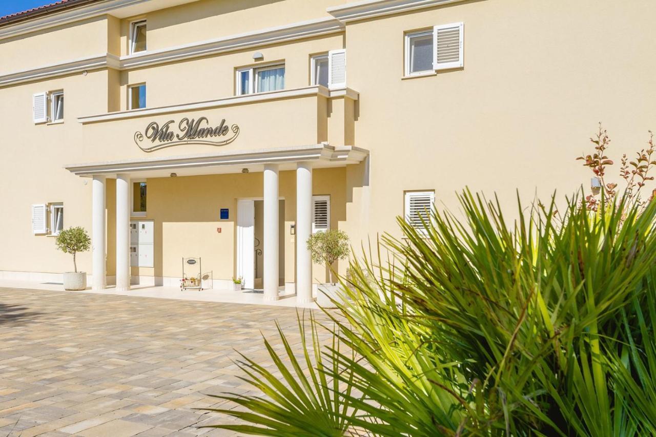 Luxury Apartments Villa Mande マリンスカ エクステリア 写真