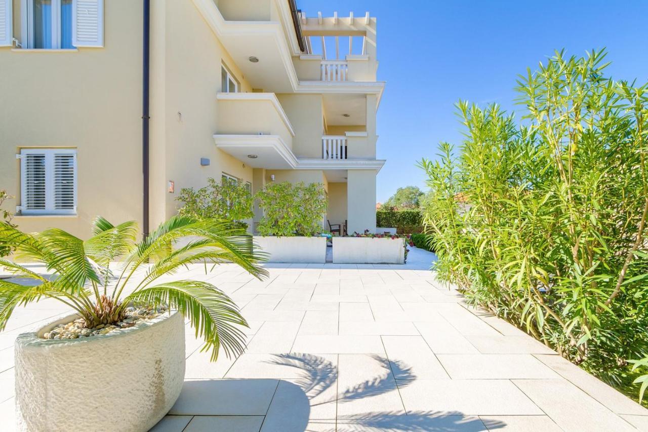 Luxury Apartments Villa Mande マリンスカ エクステリア 写真